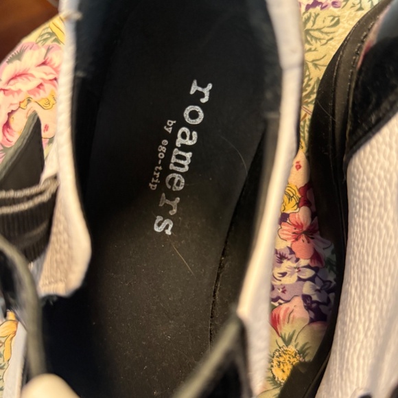 Minnie Mary Janes - Picture 3 of 4